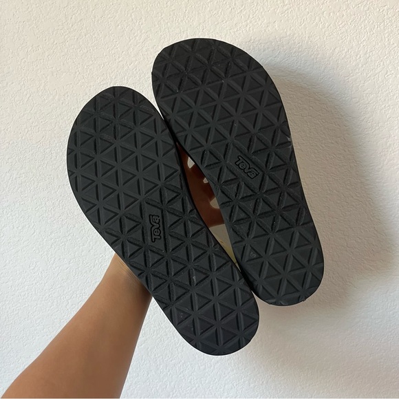 Teva Flatform Sandal Gloriosa Size 9 Daisy Print Yellow Platform Sandals - Picture 5 of 8